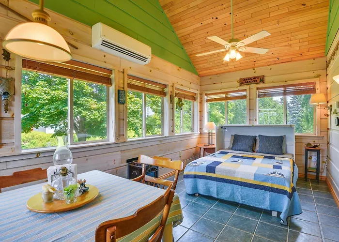 Warm And Cozy Clayton Cabin Near St Lawrence River!